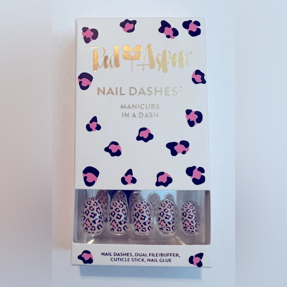 *SOLD* Red Aspen “Pippa in Pink Leopard” nails NEW